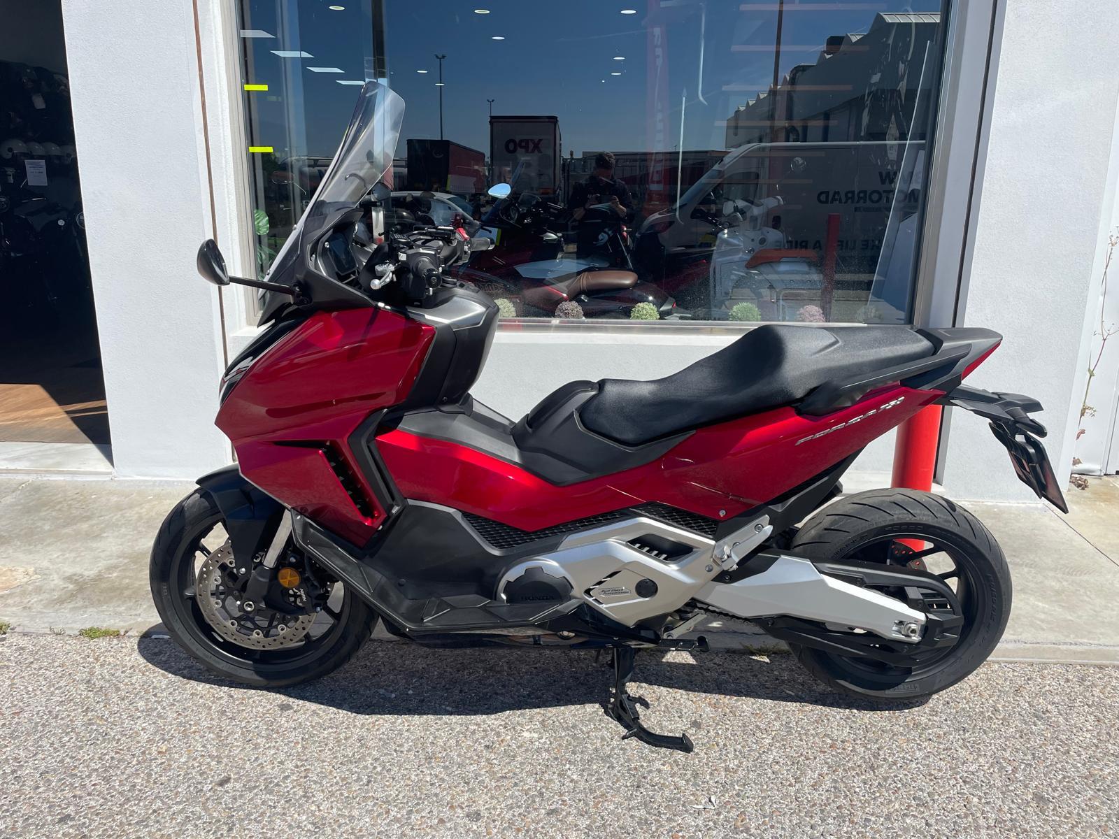 HONDA FORZA 750