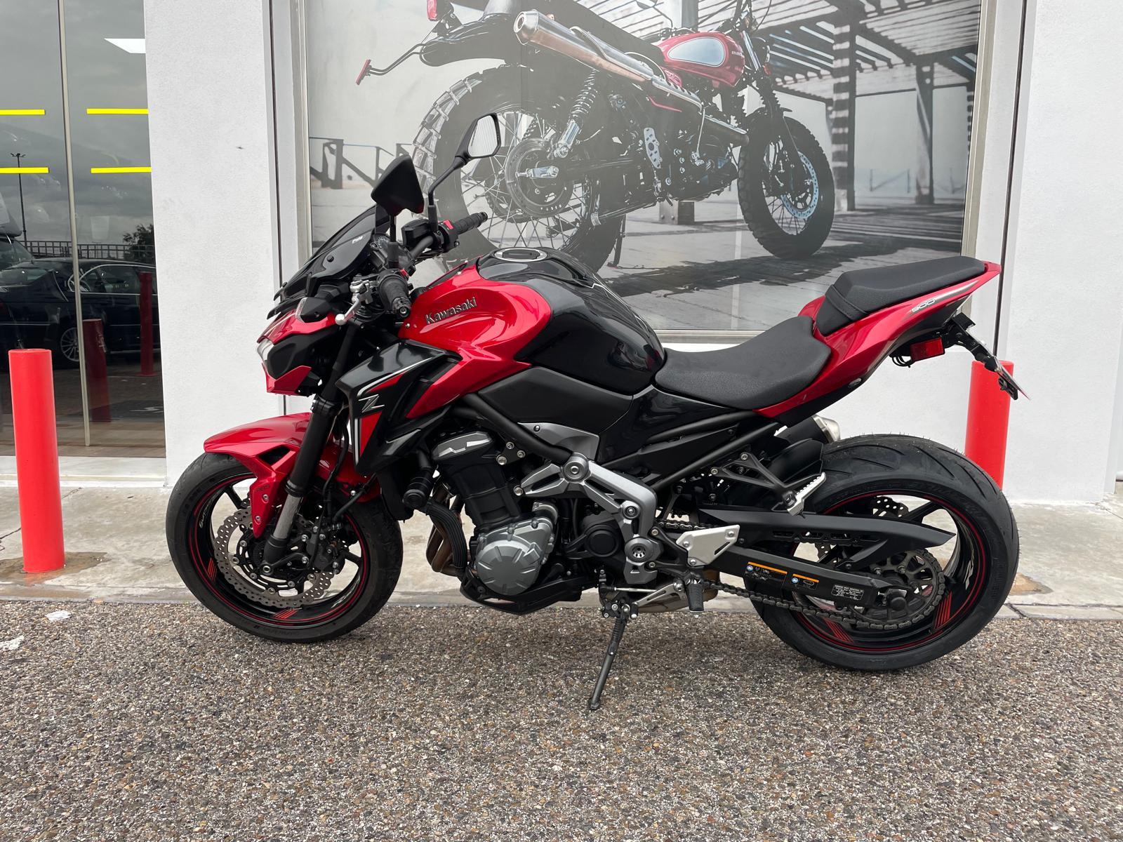 KAWASAKI Z900