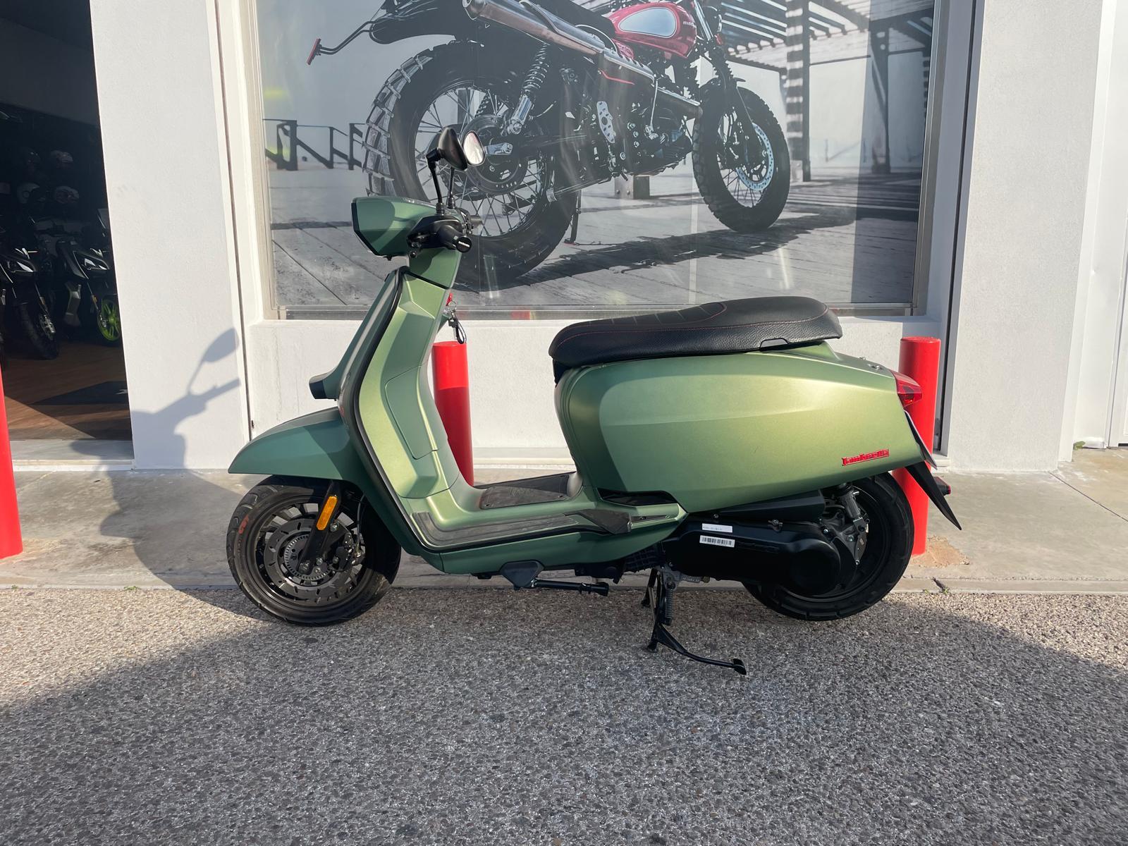 LAMBRETTA V125